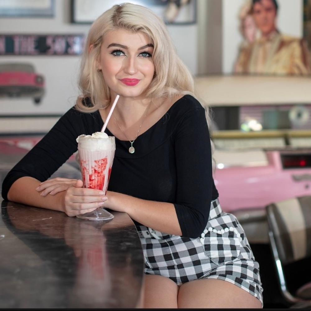 Meet your Posher, Taylor